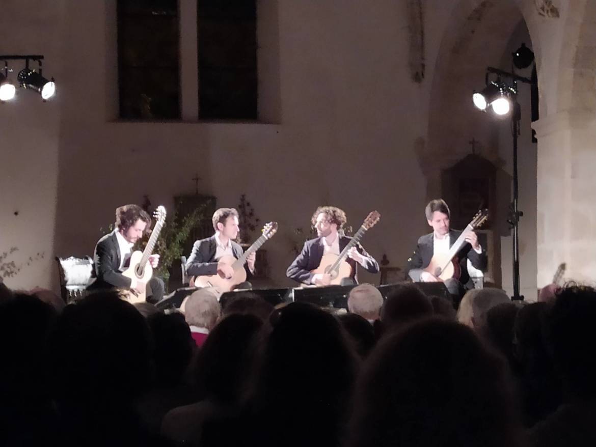 2021-09-25-Quatuor-guitarres-ds-eglise-scaled.jpg